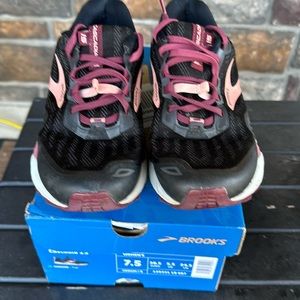 BROOKS CASCADIA 15 7.5 women TRAIL Runner